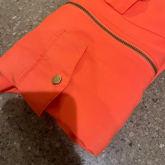 Michael Kors blouse with gold zipper and detail size LG - Picture 16 of 16